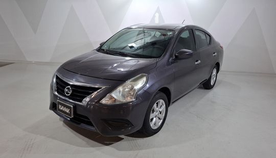 Nissan • Versa