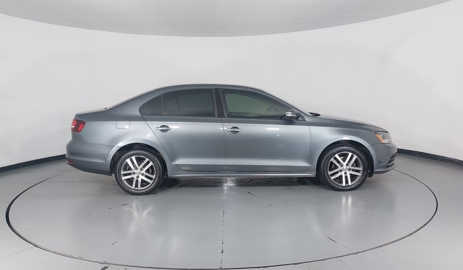 Volkswagen Jetta 2.5 TRENDLINE MT Sedan 2017
