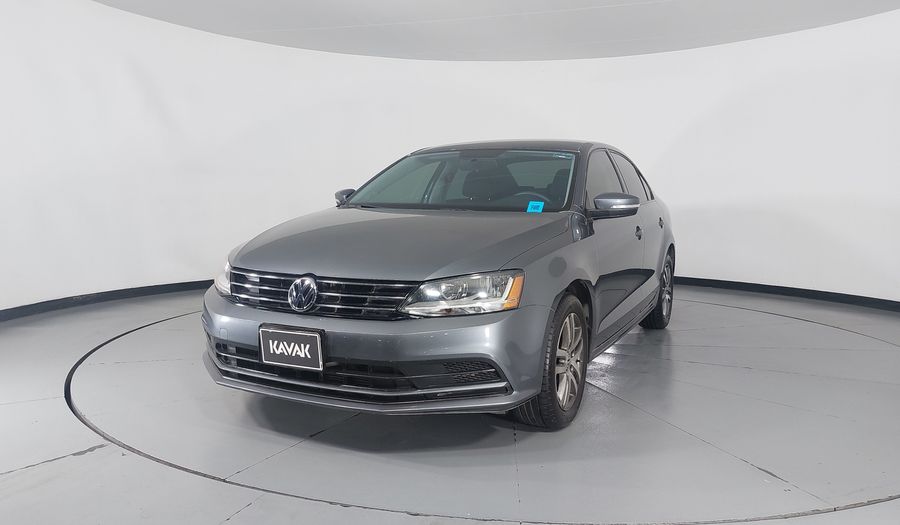 Volkswagen Jetta 2.5 TRENDLINE MT Sedan 2017