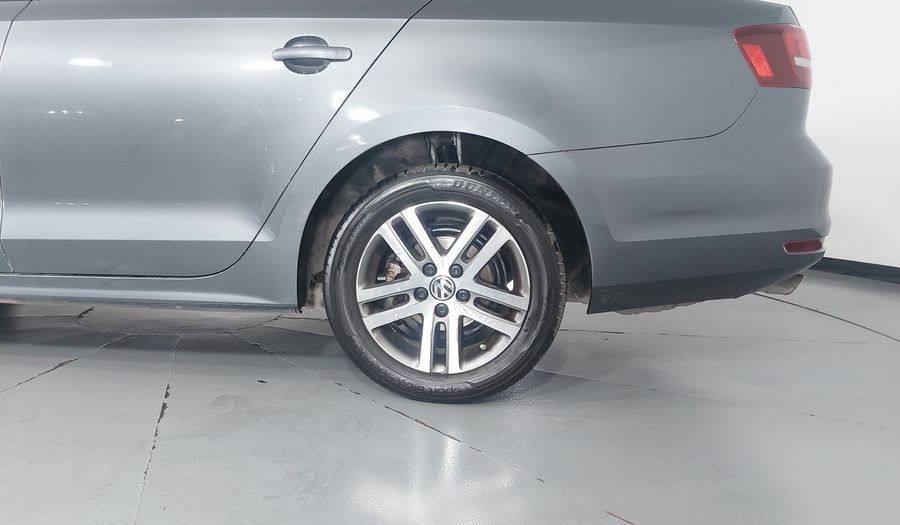 Volkswagen Jetta 2.5 TRENDLINE MT Sedan 2017
