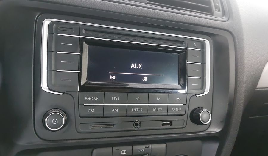Volkswagen Jetta 2.5 TRENDLINE MT Sedan 2017