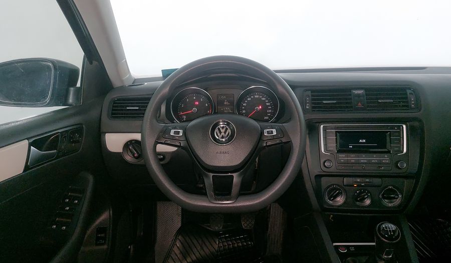 Volkswagen Jetta 2.5 TRENDLINE MT Sedan 2017