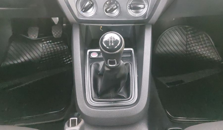 Volkswagen Jetta 2.5 TRENDLINE MT Sedan 2017