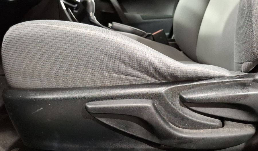 Toyota Corolla 1.8 BASE CVT Sedan 2015