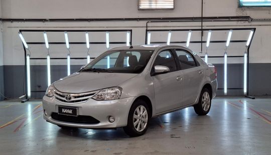 Toyota • Etios