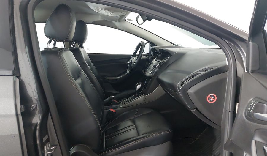 Ford Focus SE PLUS FASTBACK Sedan 2018