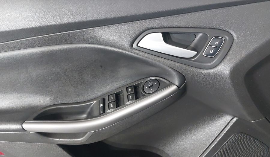 Ford Focus SE PLUS FASTBACK Sedan 2018