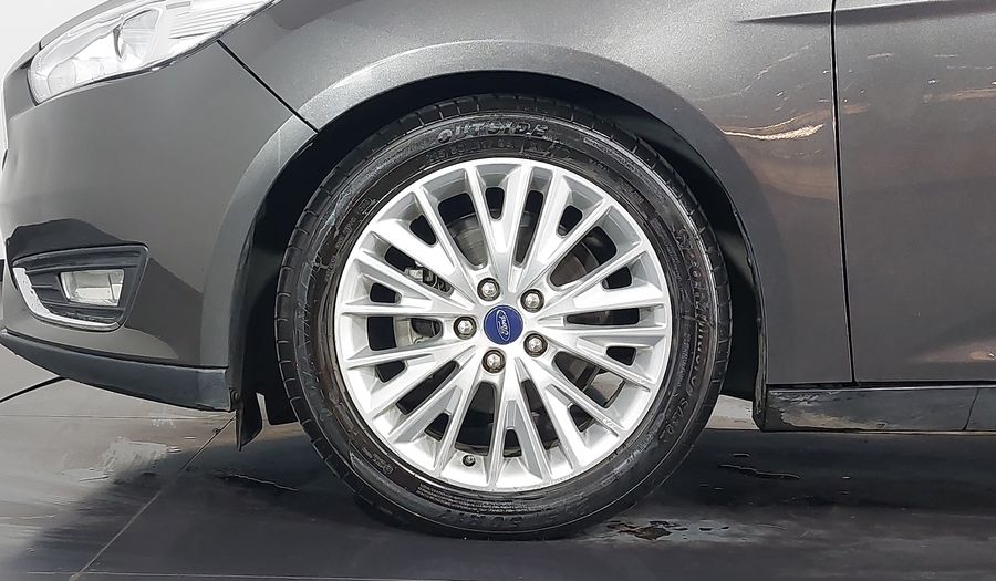 Ford Focus SE PLUS FASTBACK Sedan 2018