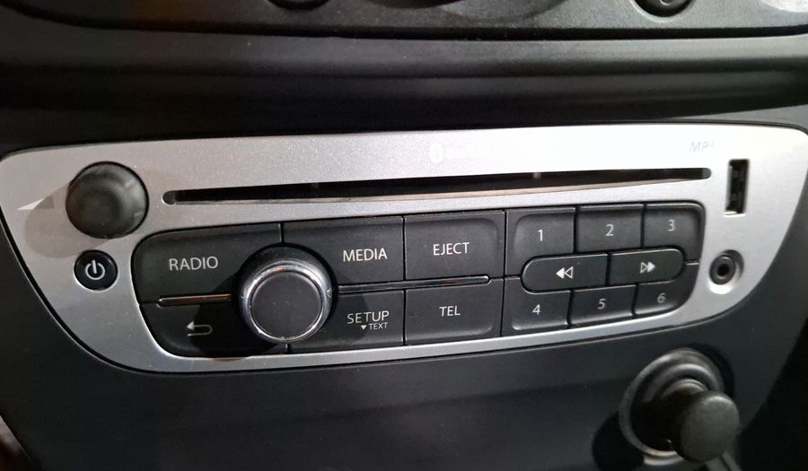 Renault Fluence 2.0 EXPRESSION AT Sedan 2015
