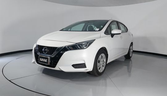 Nissan • Versa