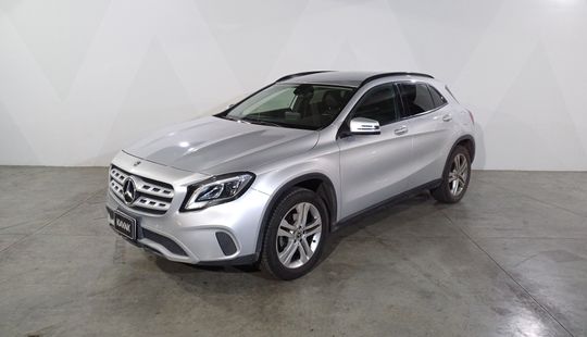Mercedes Benz • Clase GLA