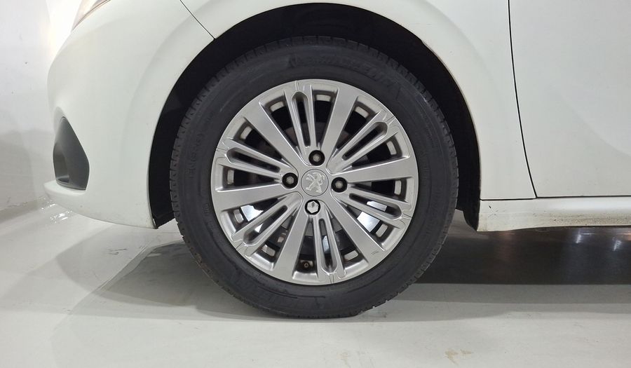 Peugeot 208 1.6 HDI ALLURE MT Hatchback 2017