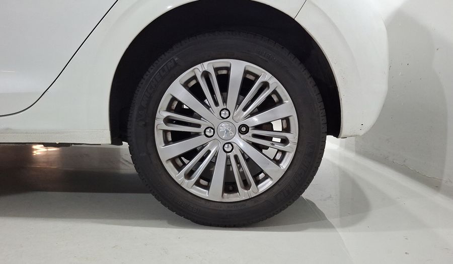 Peugeot 208 1.6 HDI ALLURE MT Hatchback 2017
