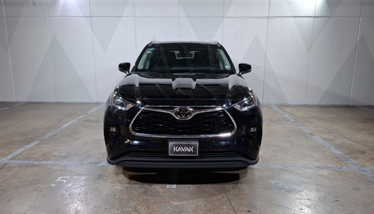 Toyota • Highlander