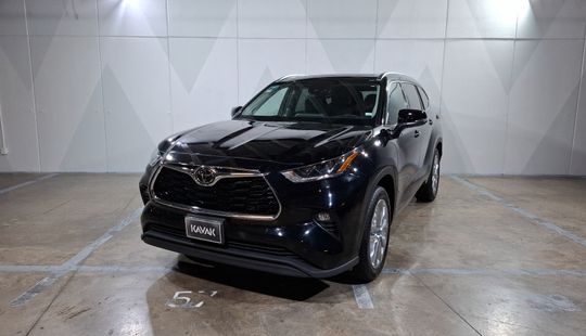 Toyota • Highlander