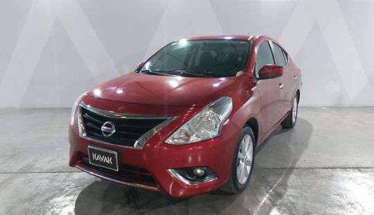 Nissan • Versa