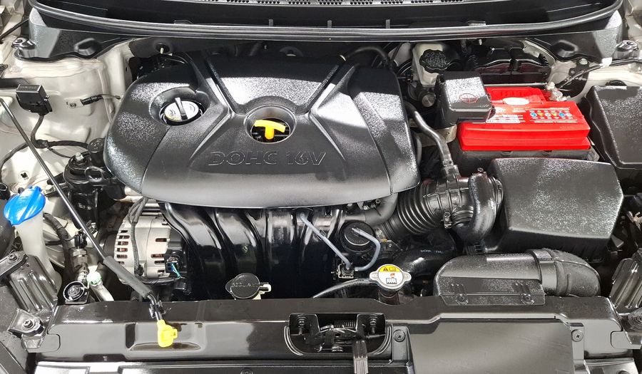 Hyundai Elantra 1.8 GLS AT Sedan 2015