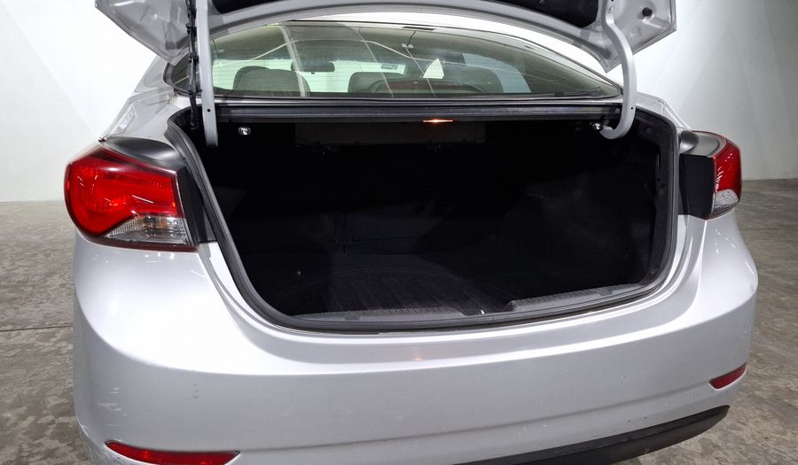 Hyundai Elantra 1.8 GLS AT Sedan 2015