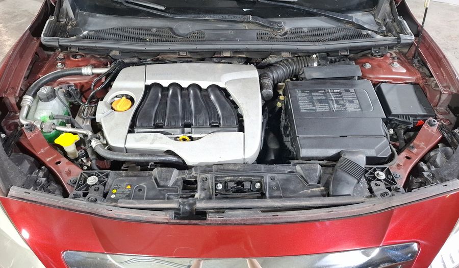 Renault Fluence 2.0 DYNAMIQUE PACK AT Sedan 2011