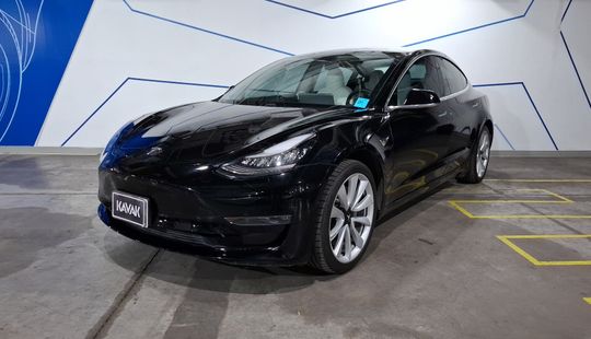 Tesla • Model 3