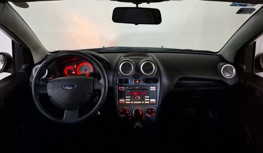 Ford Fiesta 1.6 FIESTA IKON HATCH AMBIENTE A/A MT Hatchback 2015