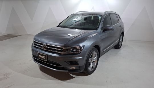 Volkswagen • Tiguan