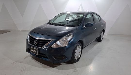 Nissan • Versa