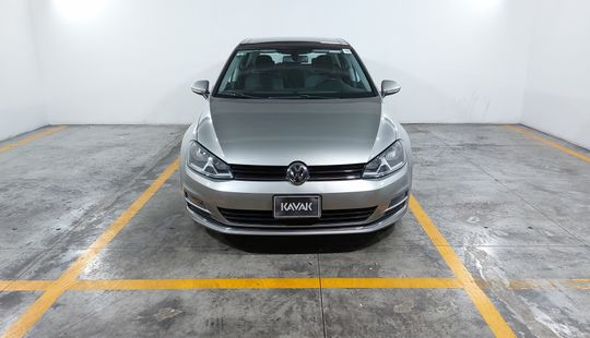 Volkswagen • Golf