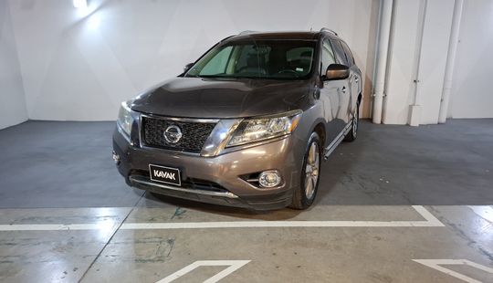 Nissan • Pathfinder
