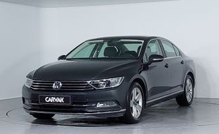 Volkswagen • Passat