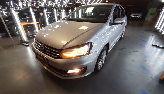 Volkswagen • Polo