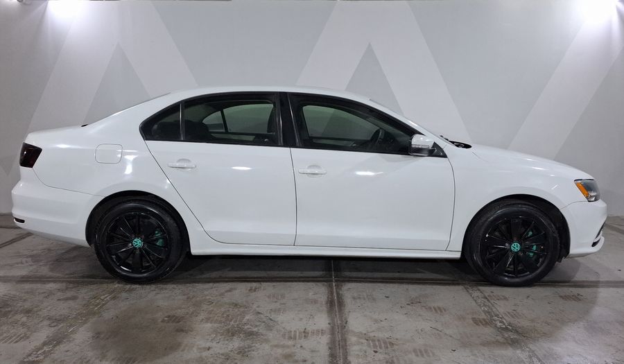 Volkswagen Jetta 2.5 COMFORTLINE TIP. BOLSAS AIRE DEL. Sedan 2016