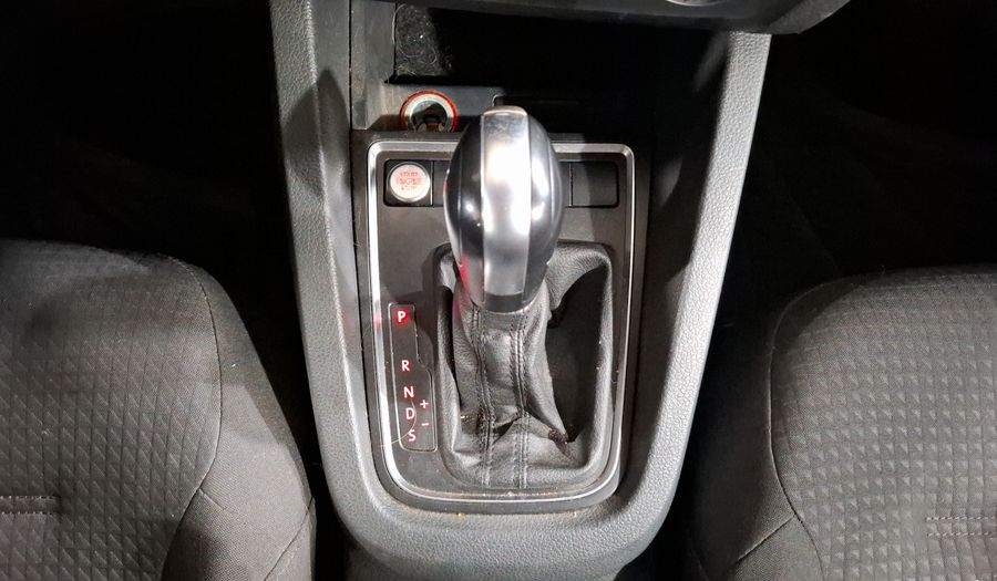 Volkswagen Jetta 2.5 COMFORTLINE TIP. BOLSAS AIRE DEL. Sedan 2016