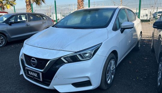 Nissan • Versa