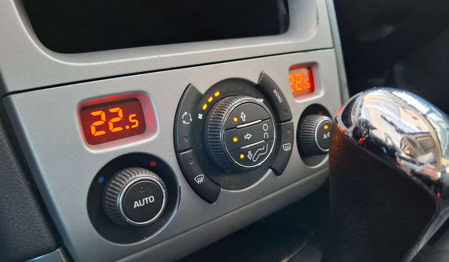 Peugeot 408 2.0 16V ALLURE+ TRIPTRONIC Sedan 2015