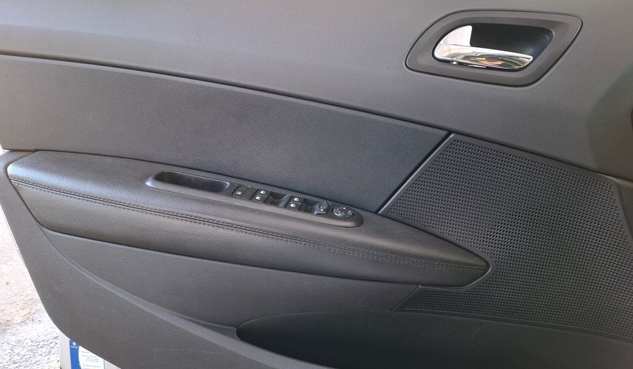 Peugeot 408 2.0 16V ALLURE+ TRIPTRONIC Sedan 2015