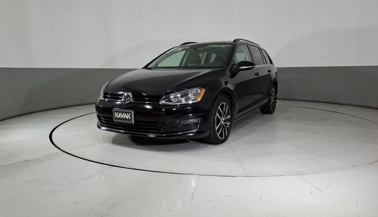 Volkswagen • Golf