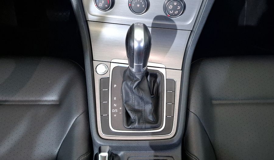 Volkswagen Golf 2.0 DSG ASISTENTE APARCAMIENTO/PIEL/RIN Hatchback 2016