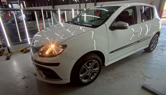 Renault • Sandero