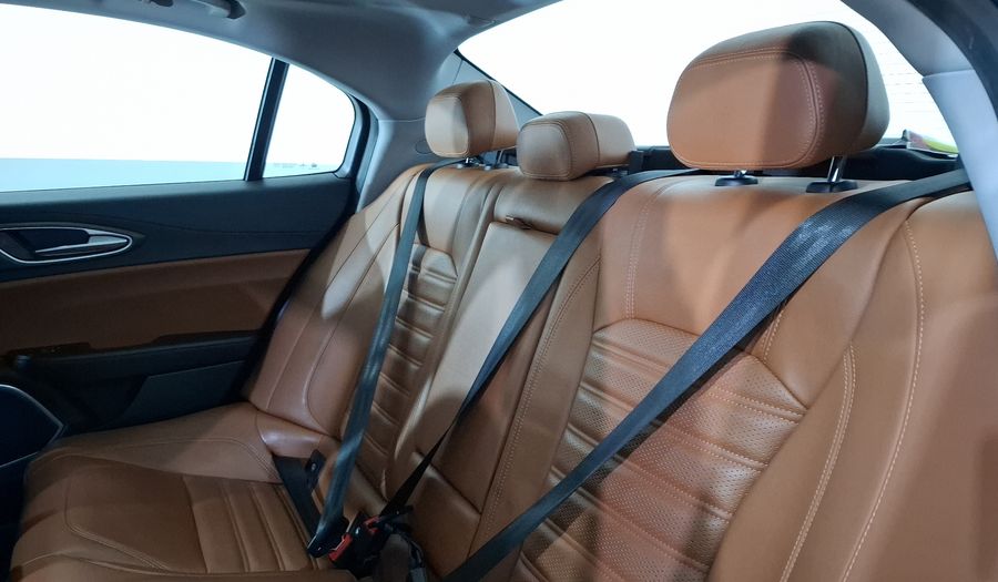 Alfa Romeo Giulia 2.0 TI Sedan 2017