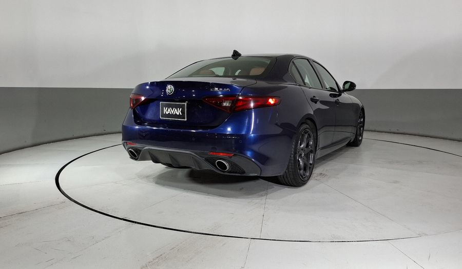 Alfa Romeo Giulia 2.0 TI Sedan 2017