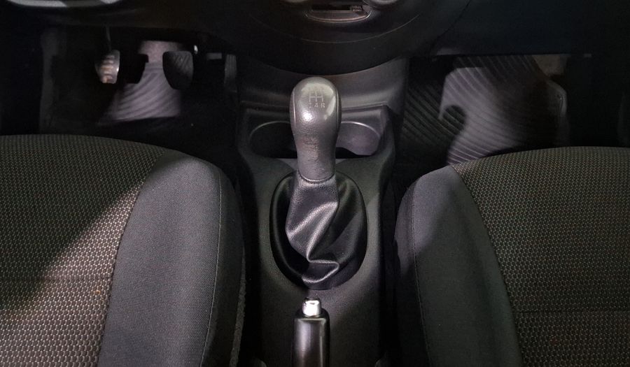 Nissan Versa 1.6 ADVANCE TM AC Sedan 2013