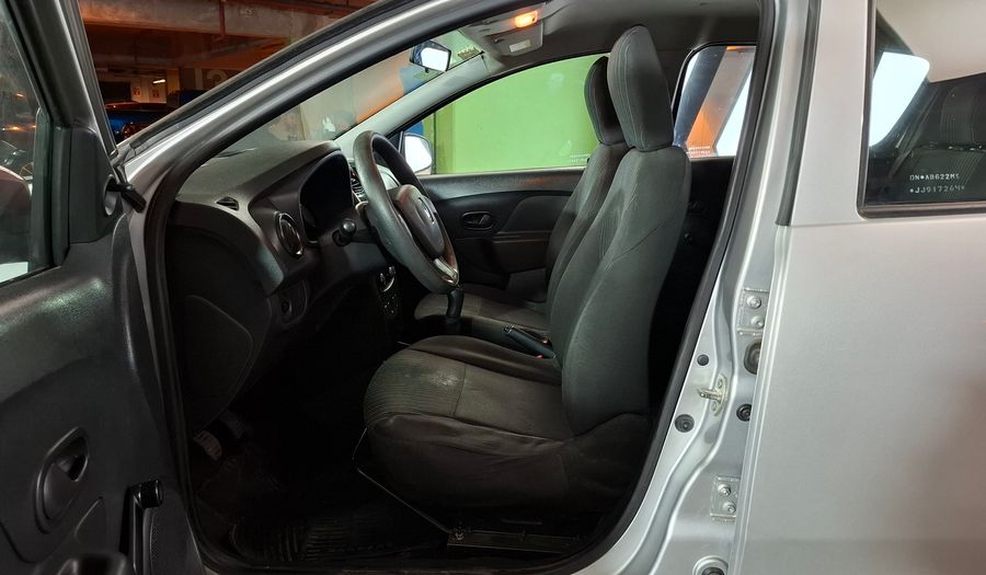Renault Sandero 1.6 AUTHENTIQUE Hatchback 2017