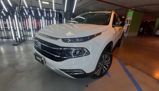 Fiat • Toro