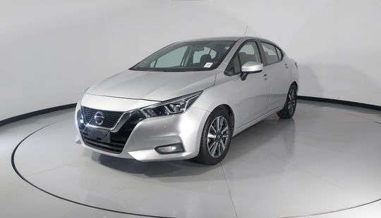 Nissan • Versa
