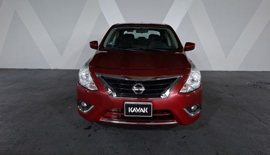 Nissan • Versa