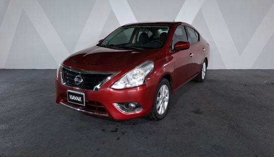 Nissan • Versa