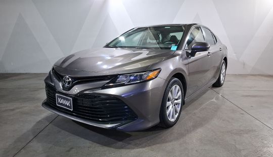 Toyota • Camry