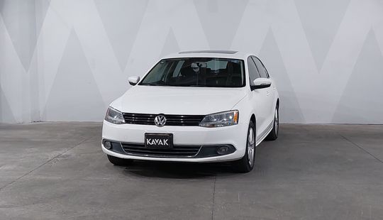 Volkswagen • Jetta