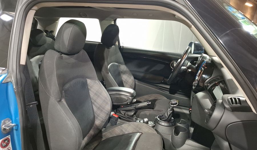 Mini Cooper 1.5 COOPER CHILI AT Hatchback 2016